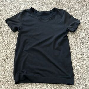 Lululemon black swiftly tech relaxed short sleeve size 4